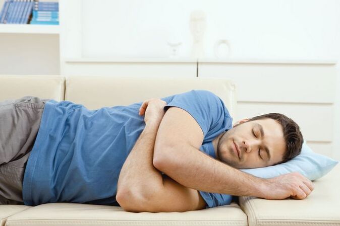 Cattiva postura durante il sonno come causa di mal di schiena